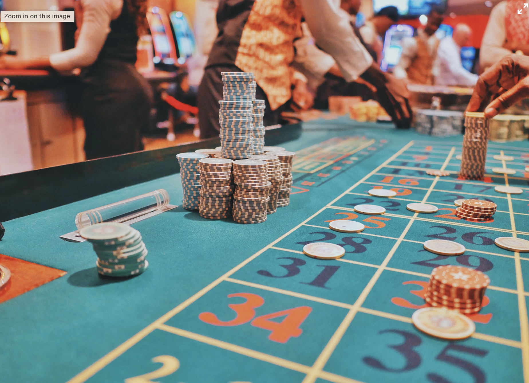 Comparing Online Casinos in Kenya: Bonuses, Games, and User Experience